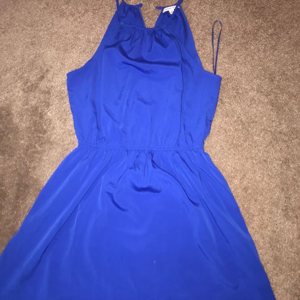 Short blue dress